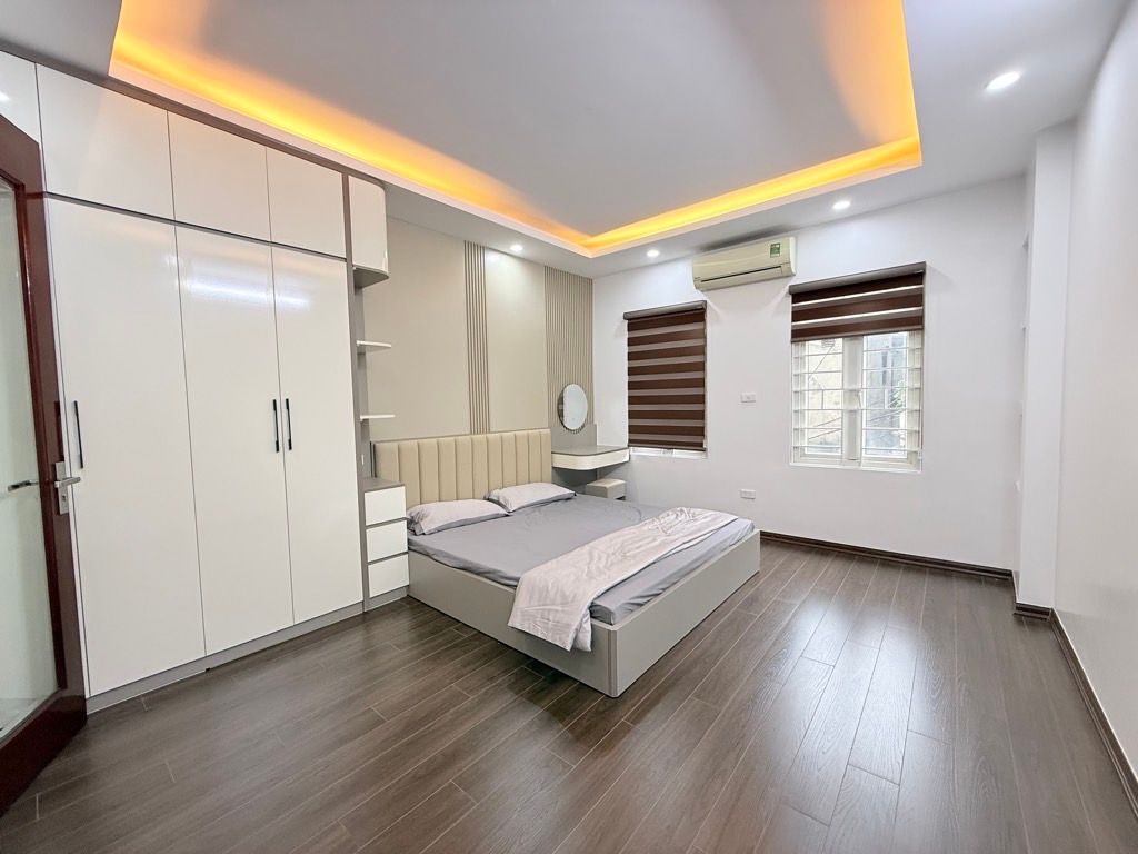Bán nhà Bằng Liệt - diện tích 30m2 5 tầng - gần ô tô - giá 7,9 tỷ