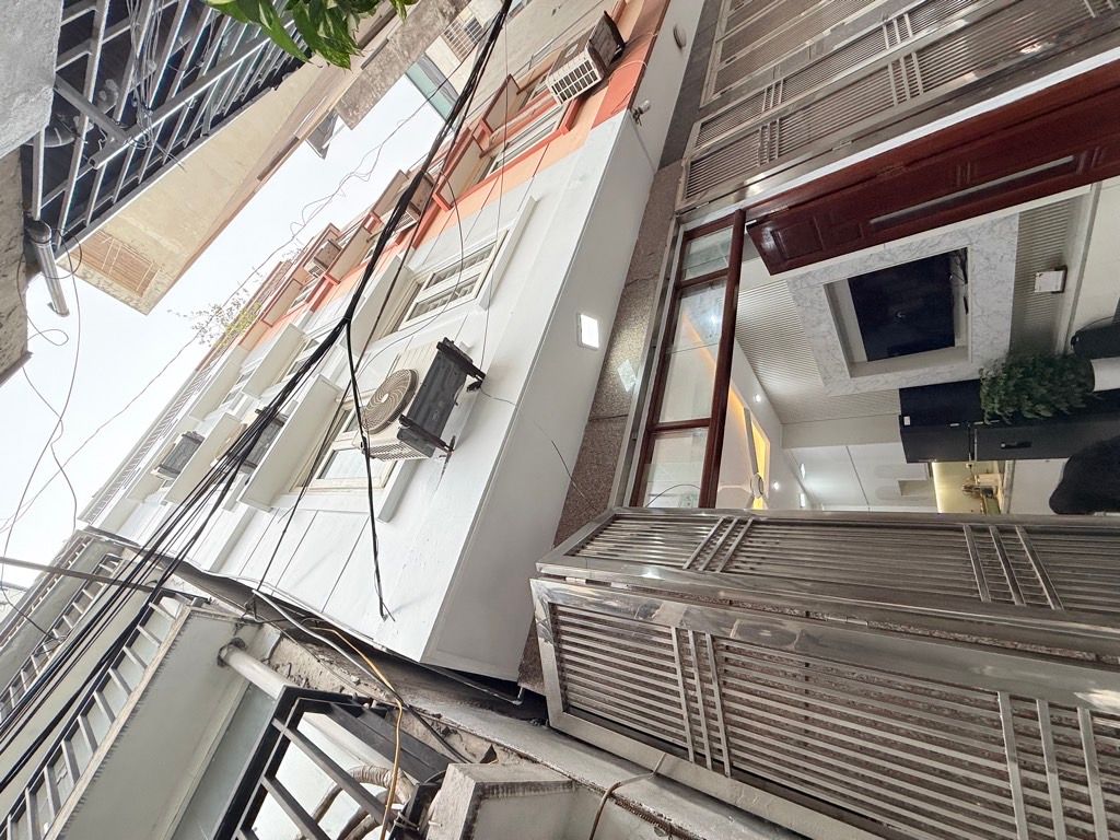 Bán nhà Bằng Liệt - diện tích 30m2 5 tầng - gần ô tô - giá 7,9 tỷ