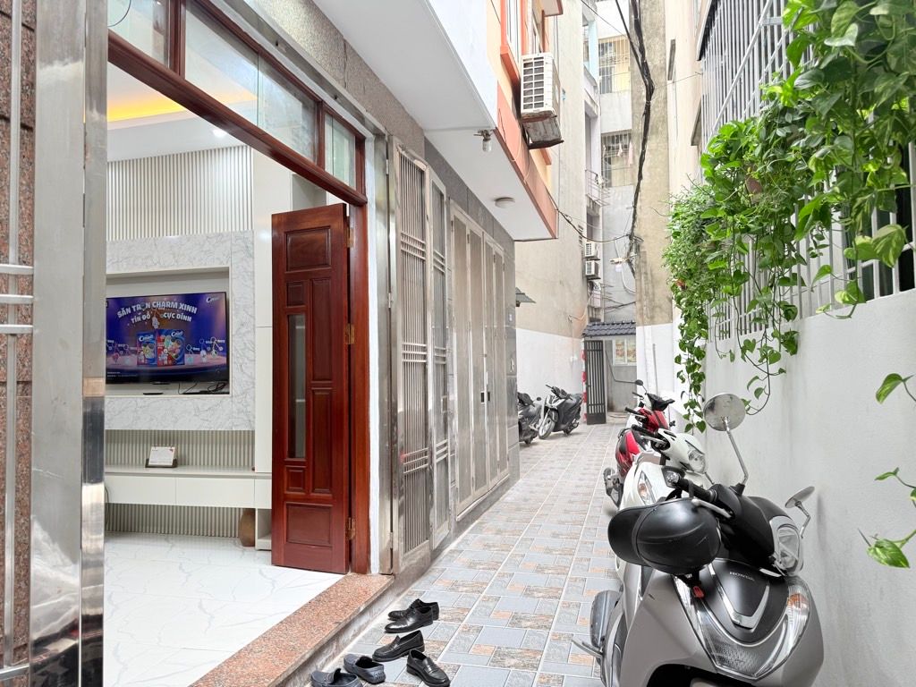 Bán nhà Bằng Liệt - diện tích 30m2 5 tầng - gần ô tô - giá 7,9 tỷ