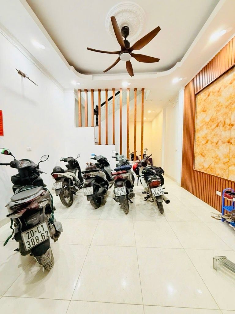 Bán nhà Trương Định - diện tích 39m2 4 tầng - Nhà 4 tầng cho thuê cực đỉnh - giá 9,6 tỷ