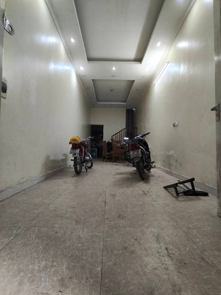 Bán nhà Phan Đình Giót - diện tích 45m2 3 tầng - gần ô tô đỗ - giá 8,6 tỷ