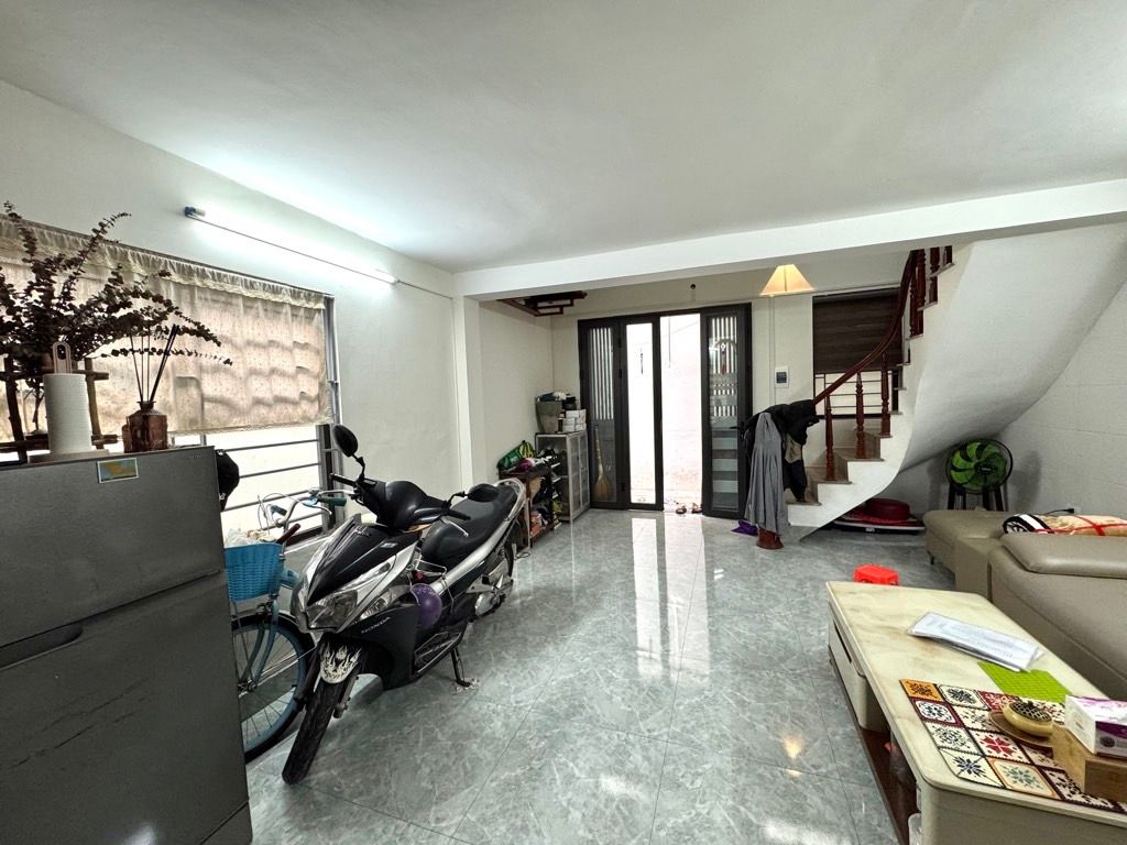 Bán nhà Vũ Tông Phan - diện tích 30.6m2 2 tầng - LÔ GÓC - Ô TÔ TRÁNH - giá 3,35 tỷ