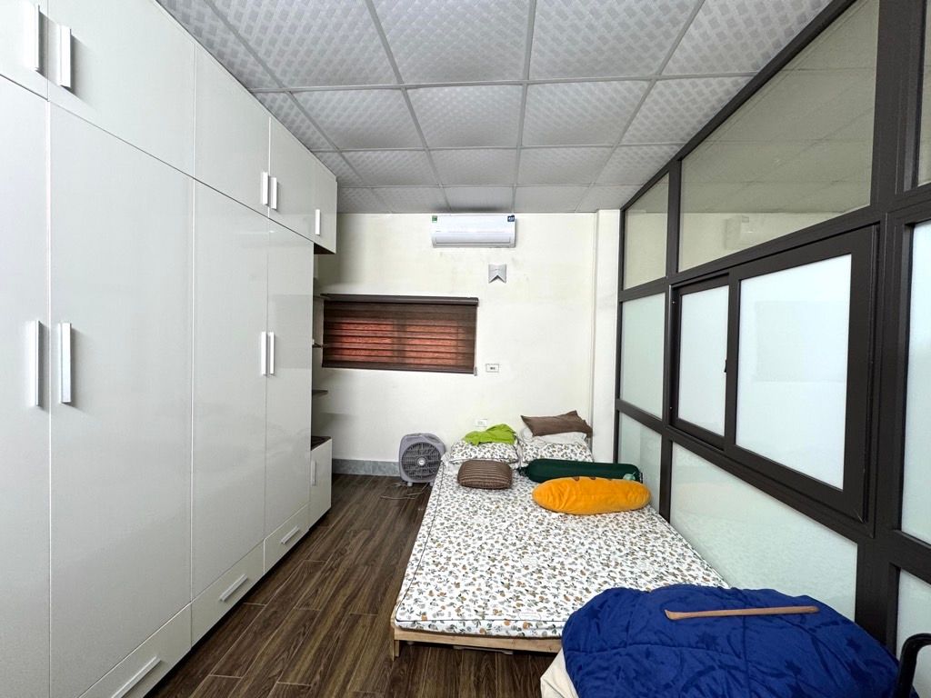 Bán nhà Vũ Tông Phan - diện tích 30.6m2 2 tầng - LÔ GÓC - Ô TÔ TRÁNH - giá 3,35 tỷ