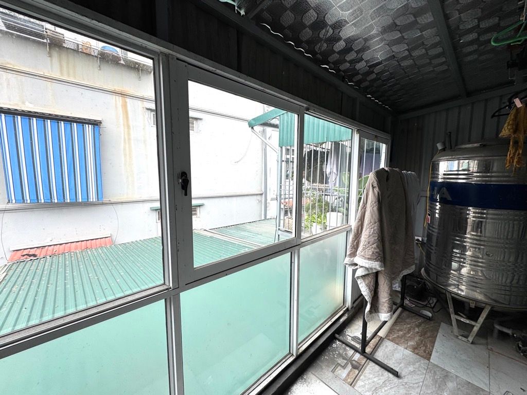 Bán nhà Vũ Tông Phan - diện tích 30.6m2 2 tầng - LÔ GÓC - Ô TÔ TRÁNH - giá 3,35 tỷ