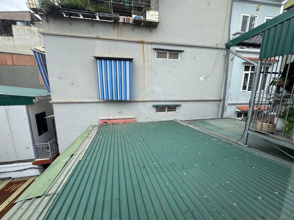 Bán nhà Vũ Tông Phan - diện tích 30.6m2 2 tầng - LÔ GÓC - Ô TÔ TRÁNH - giá 3,35 tỷ