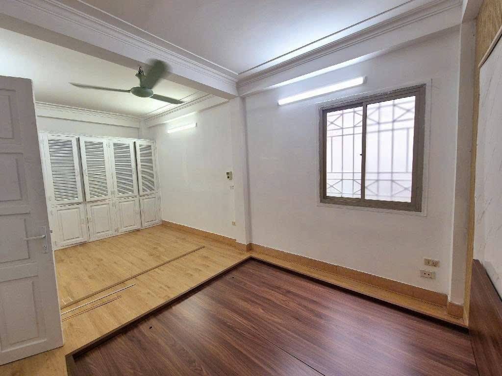 Bán nhà Hào Nam - diện tích 25m2 4 tầng - Nhà đẹp hiếm có - giá 7,9 tỷ