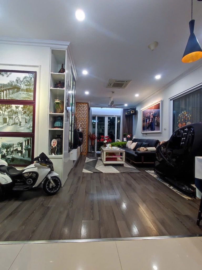 Bán nhà Minh Khai - diện tích 91.8m2 1 tầng - Nhà đẹp hiếm có - giá 8,6 tỷ