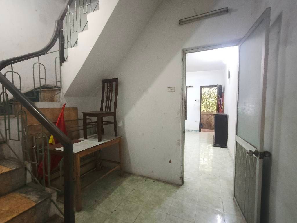 Bán nhà Minh Khai - diện tích 90m2 2 tầng - Ô tô đỗ cửa - giá 7,4 tỷ