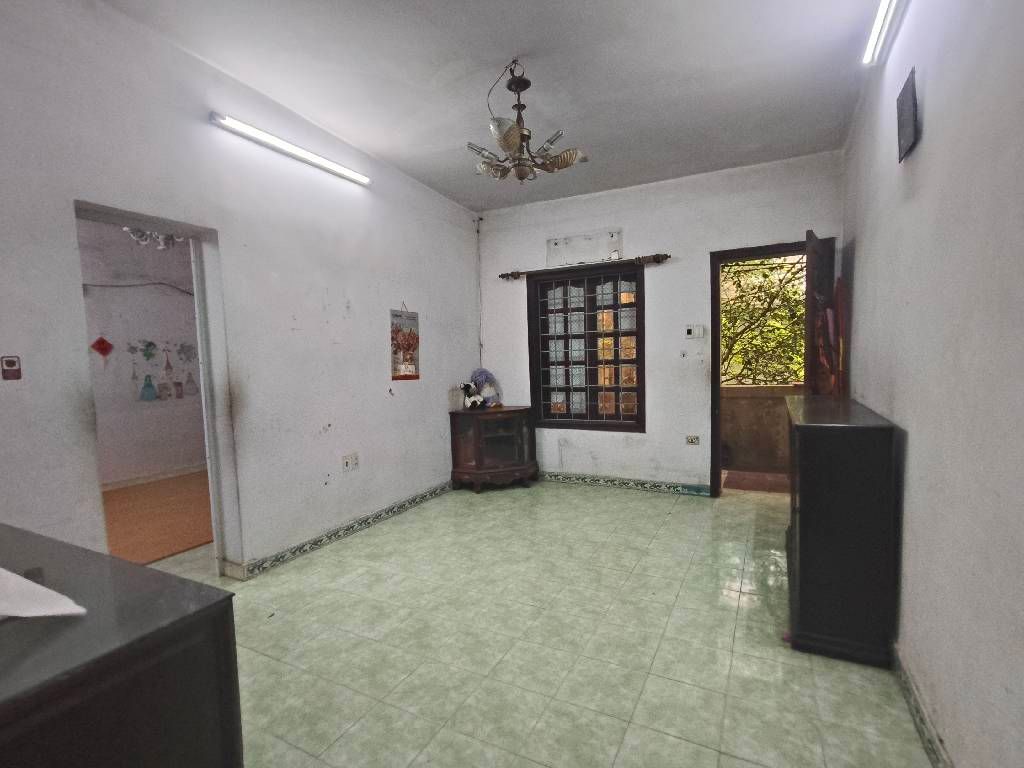 Bán nhà Minh Khai - diện tích 90m2 2 tầng - Ô tô đỗ cửa - giá 7,4 tỷ