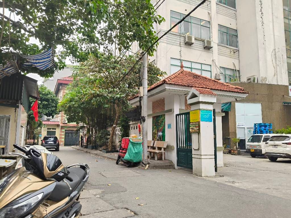 Bán nhà Minh Khai - diện tích 90m2 2 tầng - Ô tô đỗ cửa - giá 7,4 tỷ