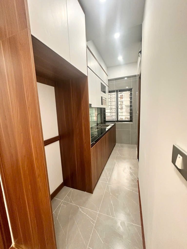 Bán nhà Hoàng Minh Giám - diện tích 48m2 11 tầng - Căn hộ CC vị trí đẹp - giá 5 tỷ