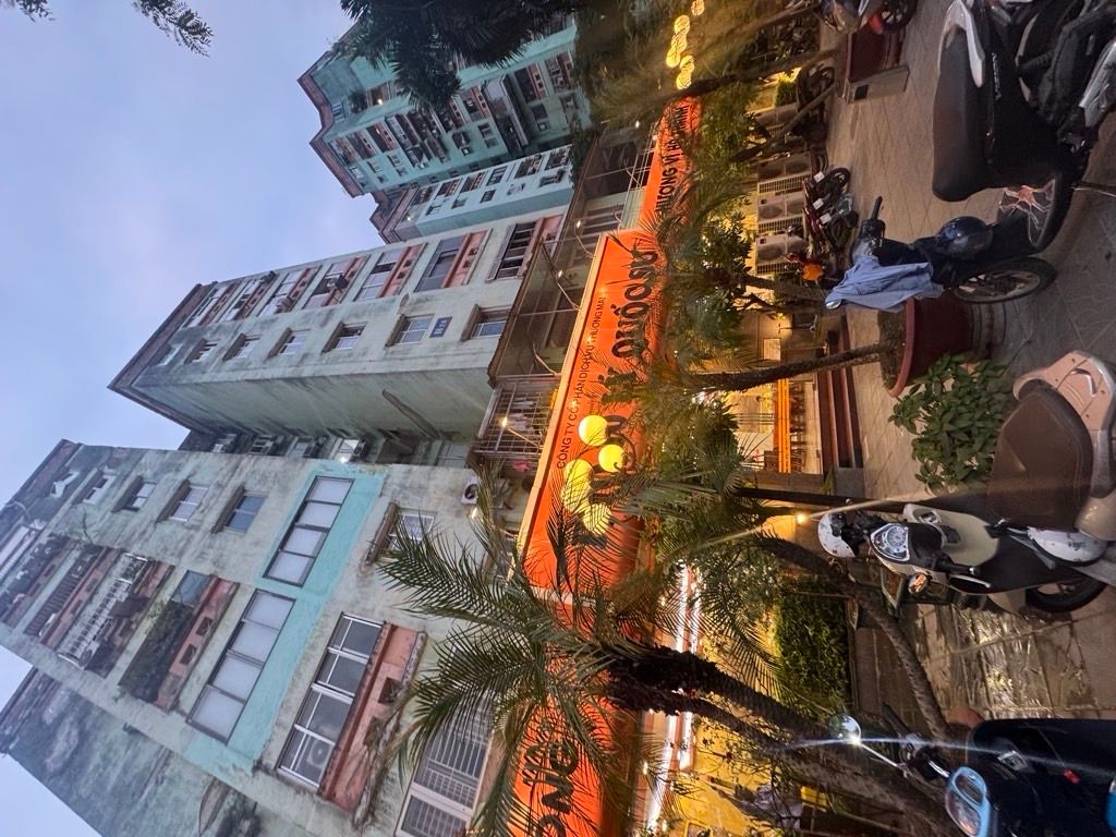 Bán nhà Hoàng Minh Giám - diện tích 48m2 11 tầng - Căn hộ CC vị trí đẹp - giá 5 tỷ