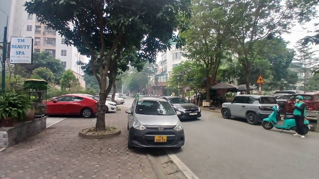 Bán nhà Tây Nam Linh Đàm - diện tích 70m2 1 tầng - Kinh doanh sầm uất - giá 9,9 tỷ