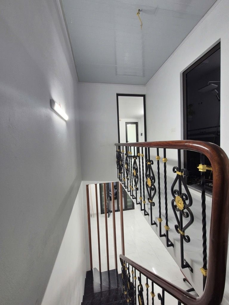 Bán nhà Định Công Thượng - diện tích 40m2 2 tầng - Ô tô đỗ cửa - giá 2,75 tỷ