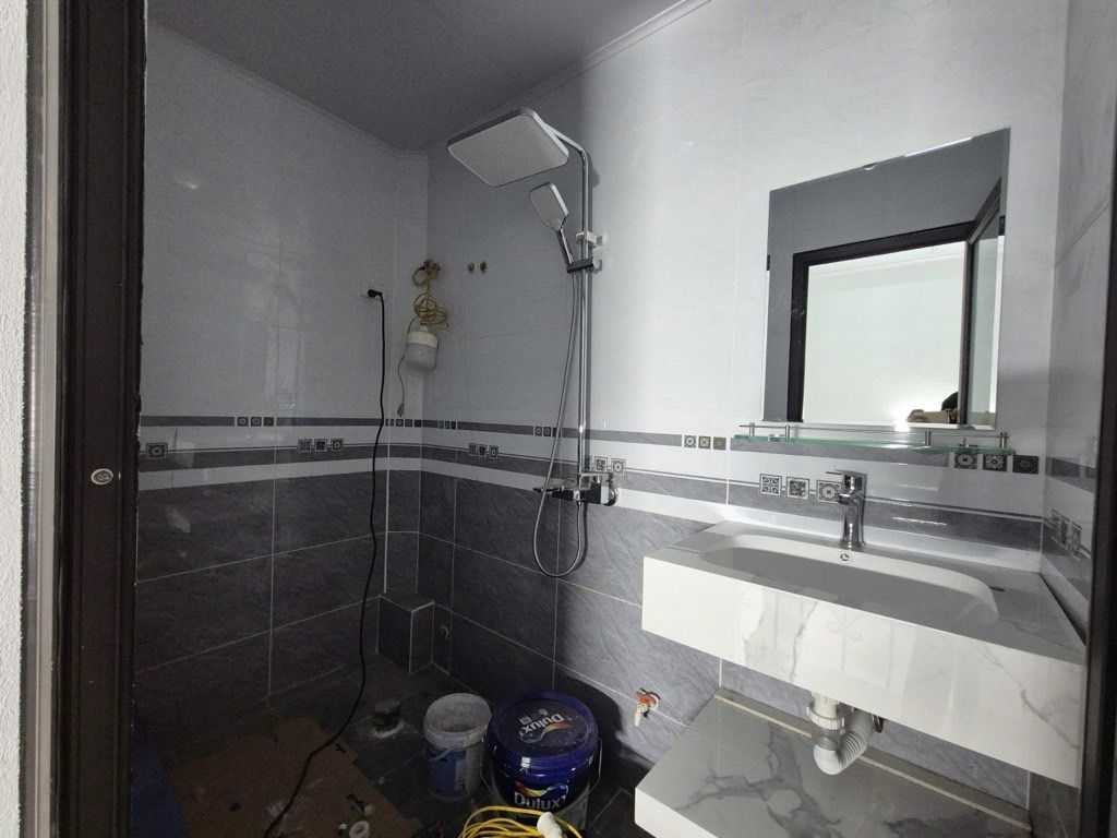 Bán nhà Định Công Thượng - diện tích 40m2 2 tầng - Ô tô đỗ cửa - giá 2,75 tỷ