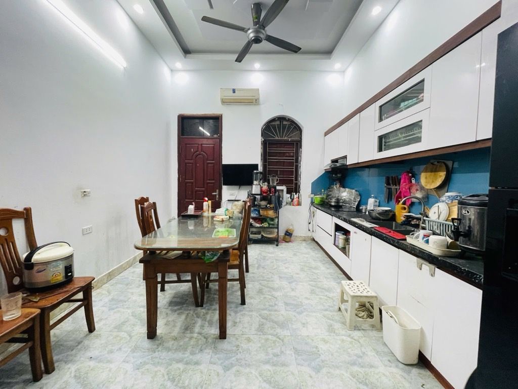 Bán nhà Định Công Hạ - diện tích 70m2 4 tầng - Ô tô chạy vòng quanh - giá 17,9 tỷ