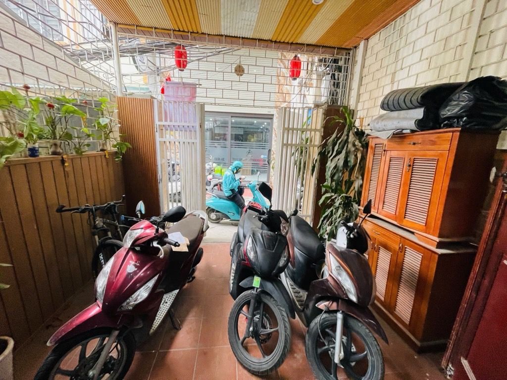 Bán nhà Định Công Hạ - diện tích 70m2 4 tầng - Ô tô chạy vòng quanh - giá 17,9 tỷ