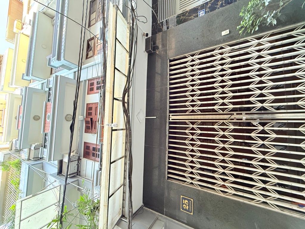 Bán nhà Nguyễn Văn Trỗi - diện tích 51m2 4 tầng - Ô tô đỗ cửa - giá 19,9 tỷ