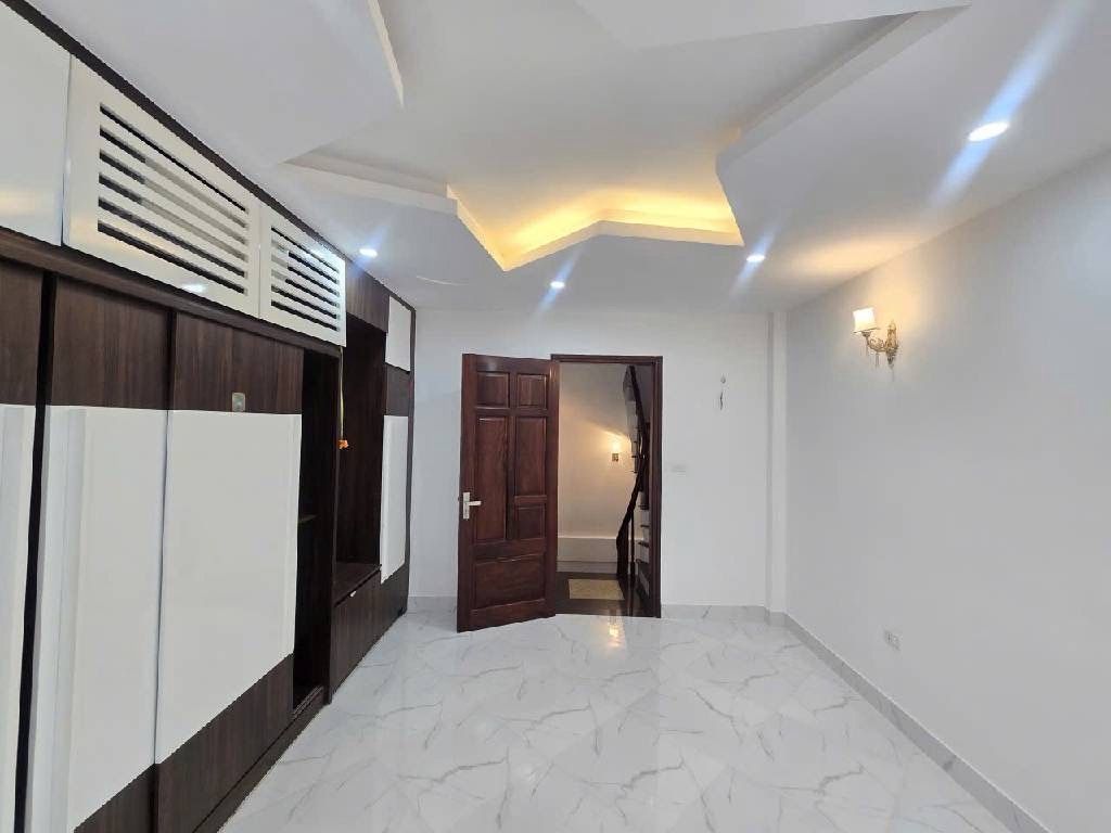 Bán nhà Phố 8/3 - diện tích 32,1m2 5 tầng - Lô góc - giá 7,6 tỷ