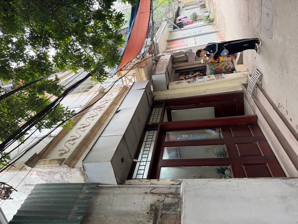 Bán nhà Tân Mai - diện tích 38m2 4 tầng - Ô tô đỗ cửa - giá 3,6 tỷ