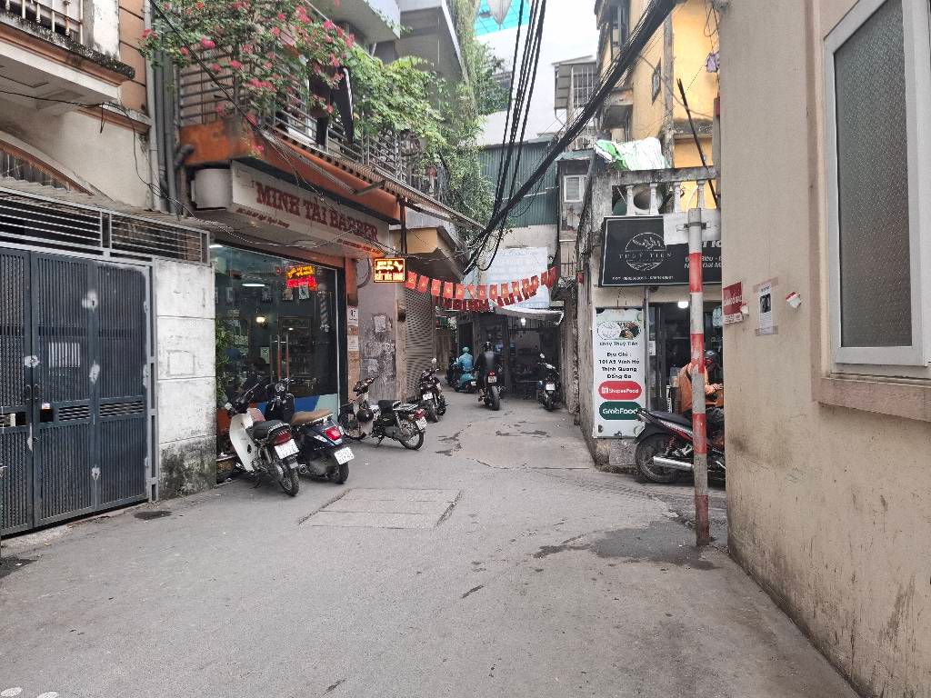 Bán nhà Thịnh Quang - diện tích 46m2 3 tầng - gần ô tô - giá 9,4 tỷ