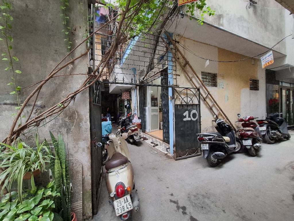 Bán nhà Thịnh Quang - diện tích 46m2 3 tầng - gần ô tô - giá 9,4 tỷ