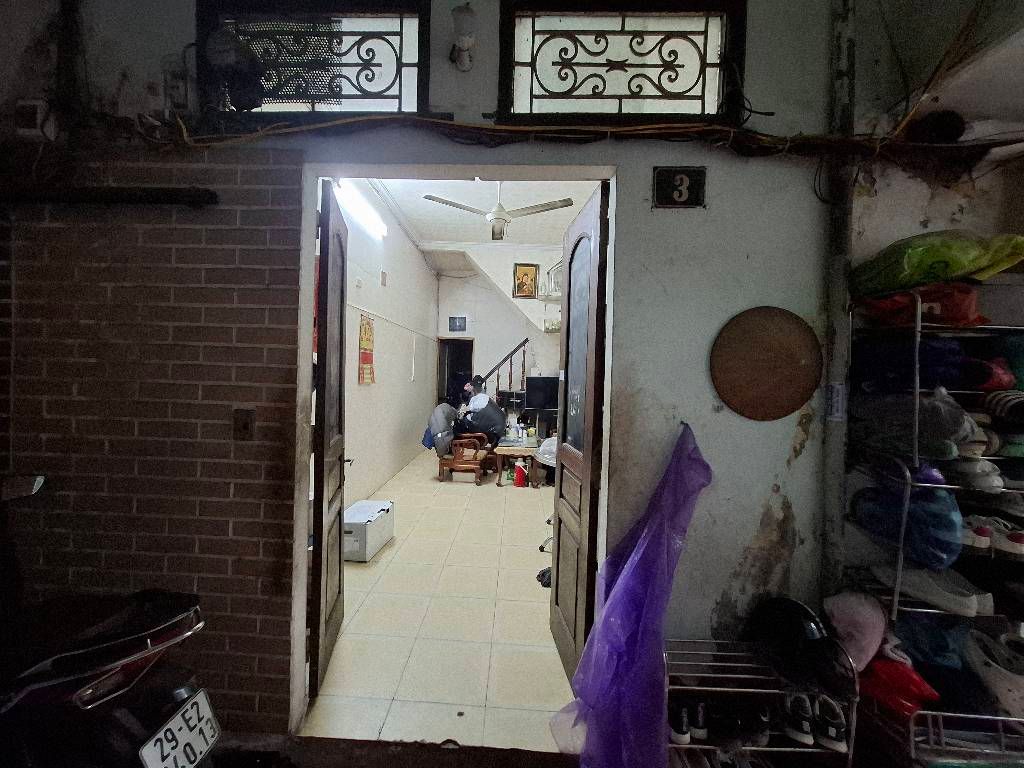 Bán nhà Thịnh Quang - diện tích 46m2 3 tầng - gần ô tô - giá 9,4 tỷ