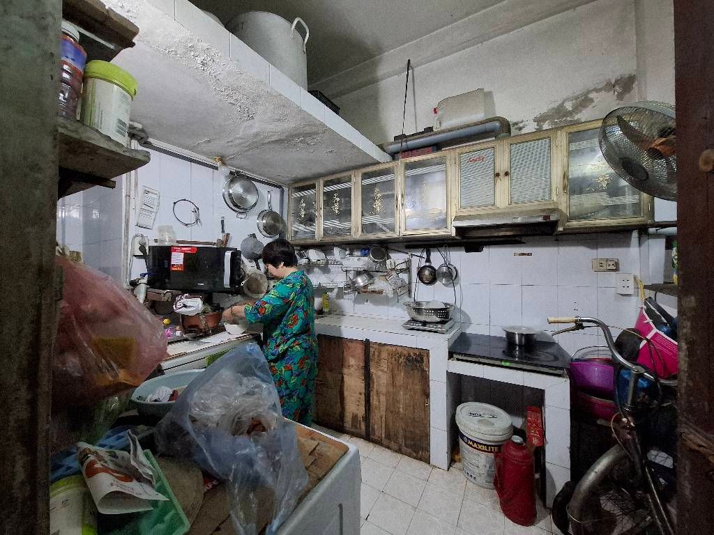 Bán nhà Thịnh Quang - diện tích 46m2 3 tầng - gần ô tô - giá 9,4 tỷ