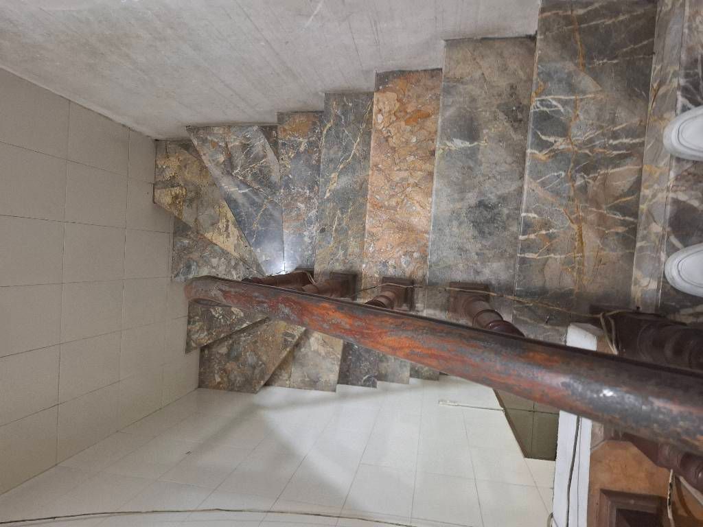 Bán nhà Thịnh Quang - diện tích 46m2 3 tầng - gần ô tô - giá 9,4 tỷ