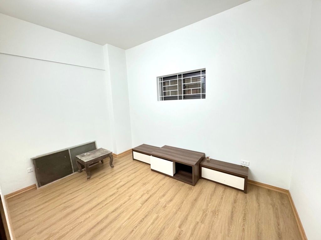 Bán nhà Bắc Linh Đàm - diện tích 86m2 1 tầng - ô tô đỗ cửa - giá 6,6 tỷ