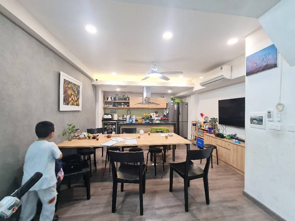 Bán nhà Định Công - diện tích 68m2 5 tầng - Ô TÔ VÀO NHÀ - giá 21 tỷ