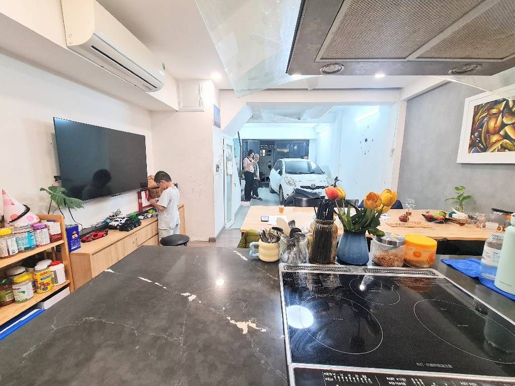 Bán nhà Định Công - diện tích 68m2 5 tầng - Ô TÔ VÀO NHÀ - giá 21 tỷ