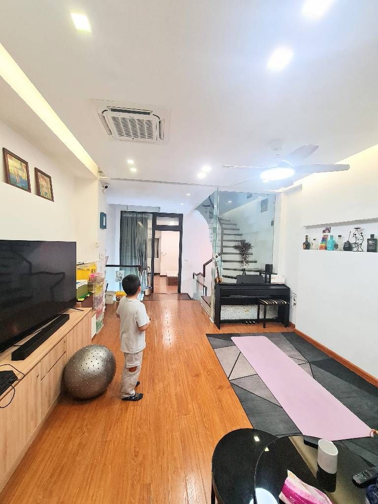 Bán nhà Định Công - diện tích 68m2 5 tầng - Ô TÔ VÀO NHÀ - giá 21 tỷ