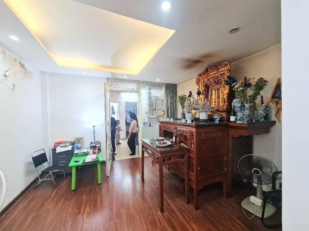 Bán nhà Định Công - diện tích 68m2 5 tầng - Ô TÔ VÀO NHÀ - giá 21 tỷ