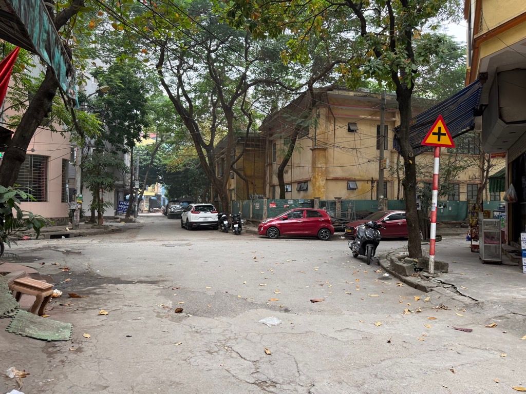 Bán nhà Đền Lừ 1 - diện tích 30m2 5 tầng - Ô TÔ ĐỖ TRÁNH - giá 13,8 tỷ