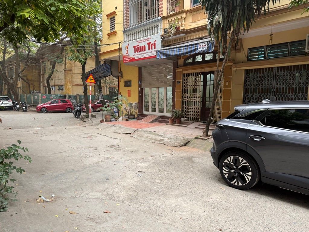 Bán nhà Đền Lừ 1 - diện tích 30m2 5 tầng - Ô TÔ ĐỖ TRÁNH - giá 13,8 tỷ