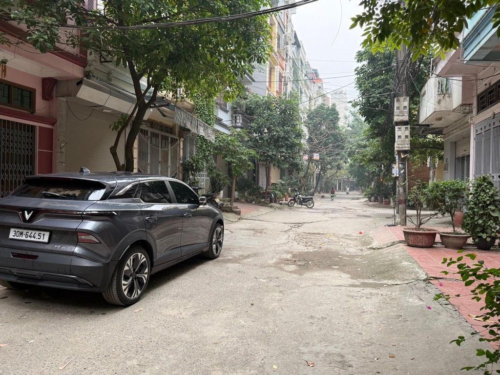 Bán nhà Đền Lừ 1 - diện tích 30m2 5 tầng - Ô TÔ ĐỖ TRÁNH - giá 13,8 tỷ