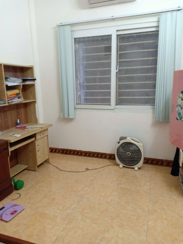 Bán nhà Đại Từ - diện tích 42.2m2 4 tầng - Nhà thuộc ngõ, gần hồ Linh Đàm - giá 11 tỷ