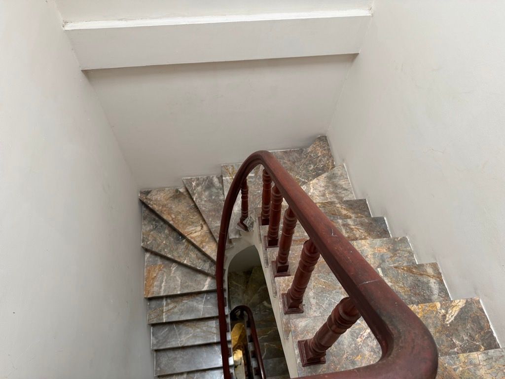 Bán nhà Đại Từ - diện tích 42.2m2 4 tầng - Nhà thuộc ngõ, gần hồ Linh Đàm - giá 11 tỷ