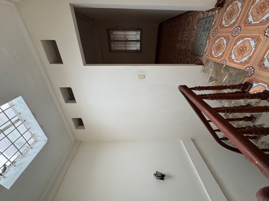 Bán nhà Đại Từ - diện tích 42.2m2 4 tầng - Nhà thuộc ngõ, gần hồ Linh Đàm - giá 11 tỷ