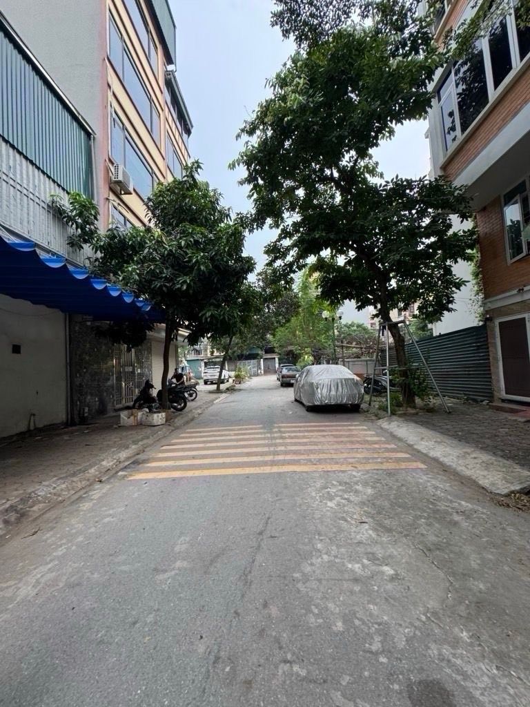 Bán nhà Hoàng Liệt - diện tích 60m2 1 tầng - ô tô tránh - giá 17,6 tỷ