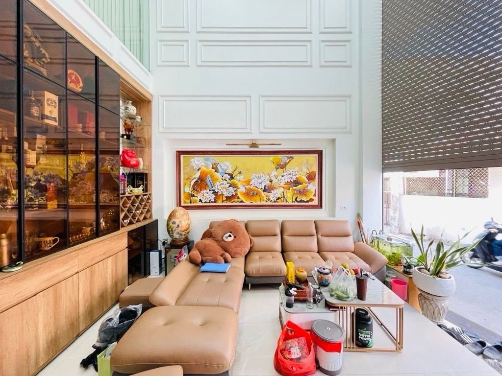 Bán nhà Trương Định - diện tích 70,5m2 2 tầng - Ô tô - giá 23,5 tỷ