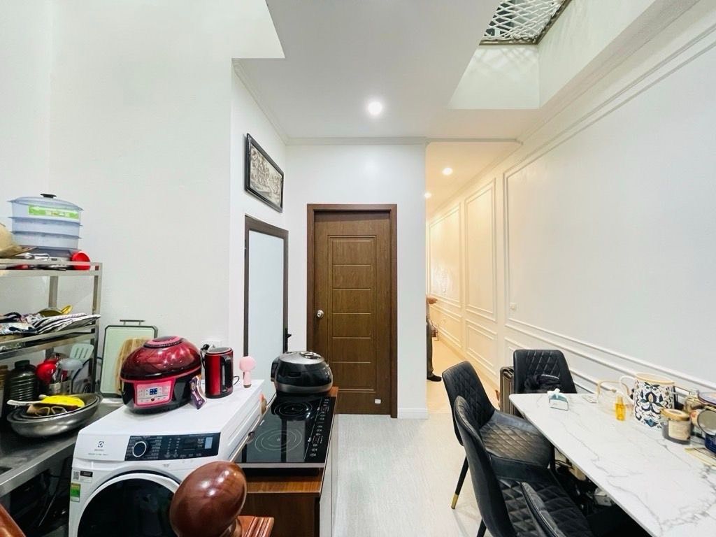 Bán nhà Trương Định - diện tích 70,5m2 2 tầng - Ô tô - giá 23,5 tỷ