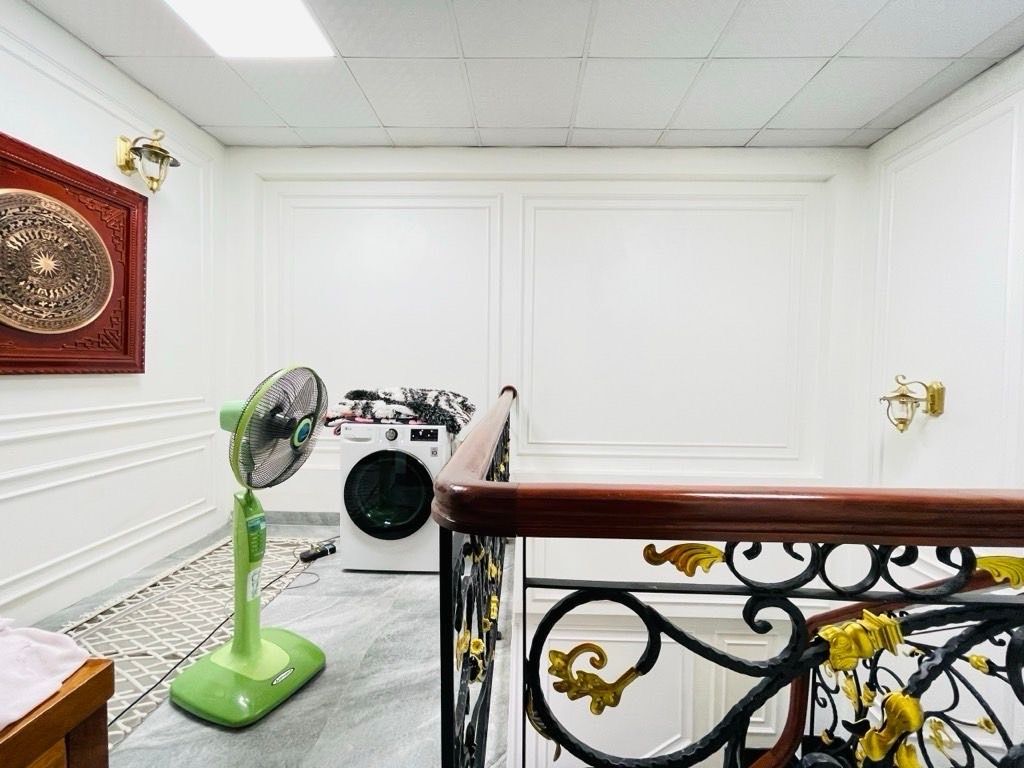 Bán nhà Trương Định - diện tích 70,5m2 2 tầng - Ô tô - giá 23,5 tỷ