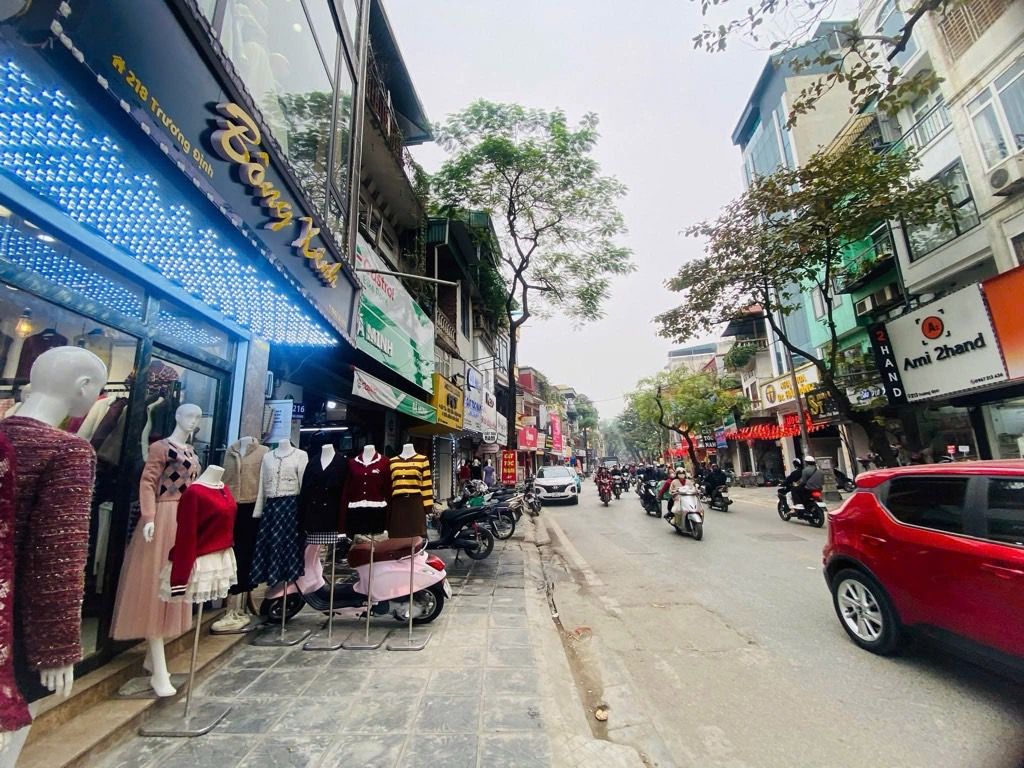 Bán nhà Trương Định - diện tích 11.1m2 5 tầng - Lô góc, kinh doanh tốt - giá 6 tỷ