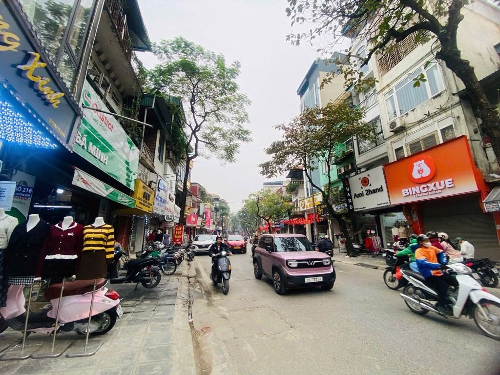 Bán nhà Trương Định - diện tích 11.1m2 5 tầng - Lô góc, kinh doanh tốt - giá 6 tỷ