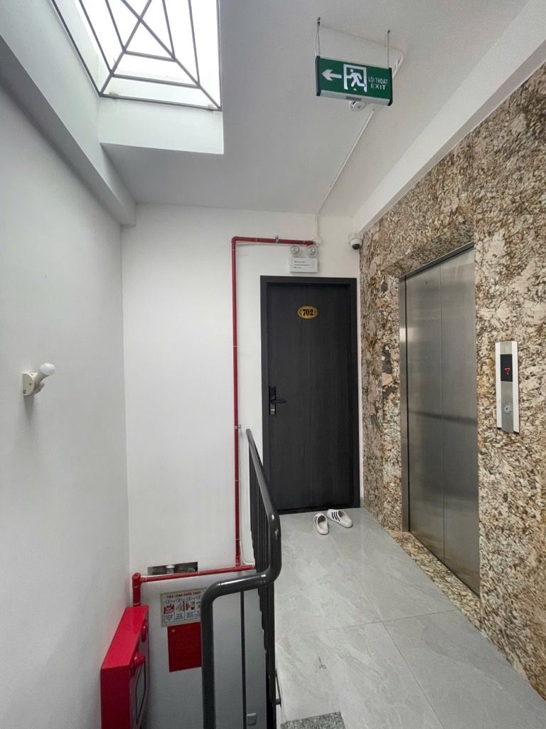 Bán nhà Bùi Xương Trạch - diện tích 59m2 7 tầng - ô tô đỗ cửa - giá 16,8 tỷ