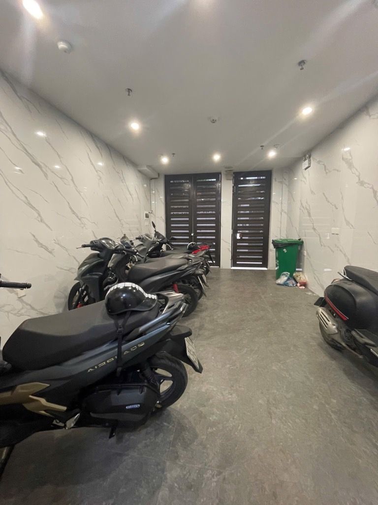 Bán nhà Bùi Xương Trạch - diện tích 59m2 7 tầng - ô tô đỗ cửa - giá 16,8 tỷ