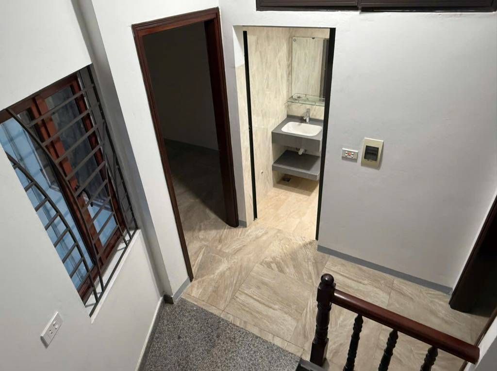 Bán nhà Trần Khát Chân - diện tích 27.5m2 5 tầng - Nhà mới nở hậu ở ngay - giá 9,4 tỷ