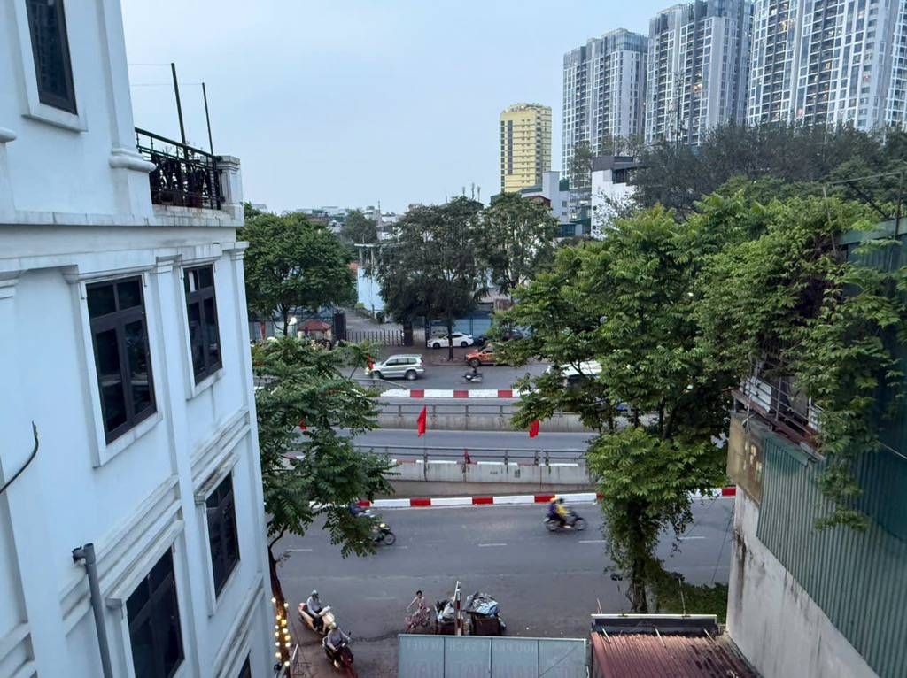 Bán nhà Trần Khát Chân - diện tích 27.5m2 5 tầng - Nhà mới nở hậu ở ngay - giá 9,4 tỷ